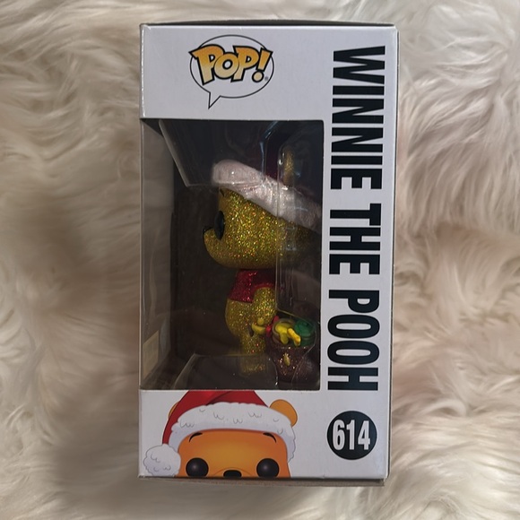 FUNKO POP DISNEY WINNIE THE POOH DIAMOND COLLECTION # 614 HOLIDAY HOT TOPIC - Picture 3 of 8